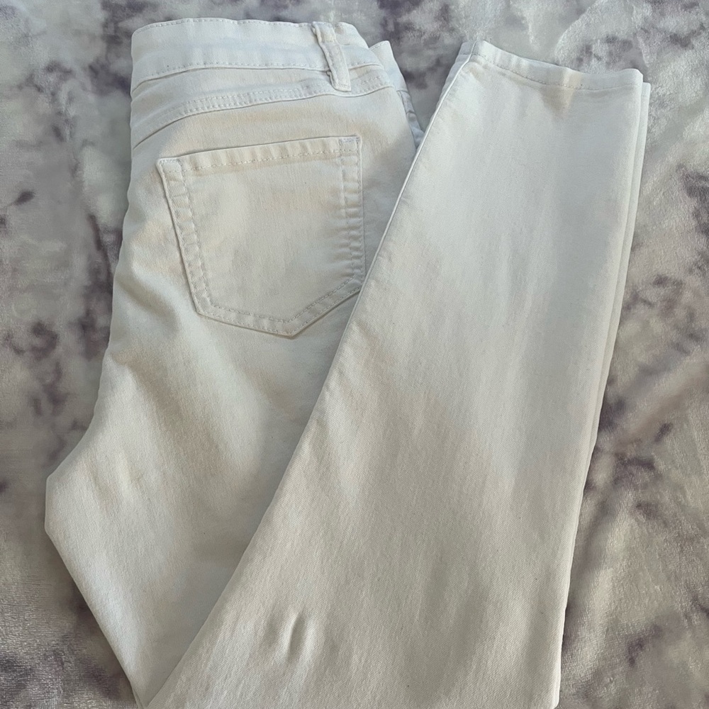 Jeans D. Jeans White Straight Leg Jeans Versatile Style.
Like New - Picture 3 of 4